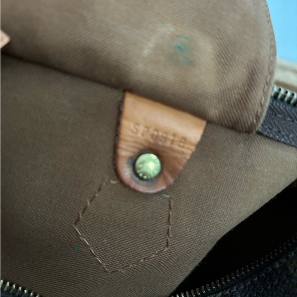 Authentic Louis Vuitton speedy 30 monogram satchel - Picture 10 of 16